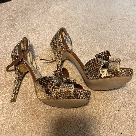 Guess Snakeskin Stillettos - Picture 3 of 6
